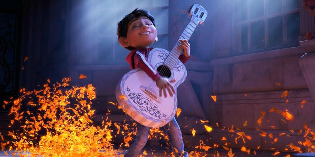 Bom tấn Coco đến từ Pixar hé lộ lời nguyền về vùng đất linh hồn (1)