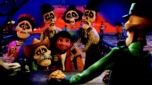 Bom tấn Coco đến từ Pixar hé lộ lời nguyền về vùng đất linh hồn (3)