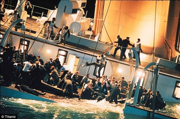 Công bố những thước phim bị xóa khỏi bản chiếu rạp của bộ phim Titanic (6)